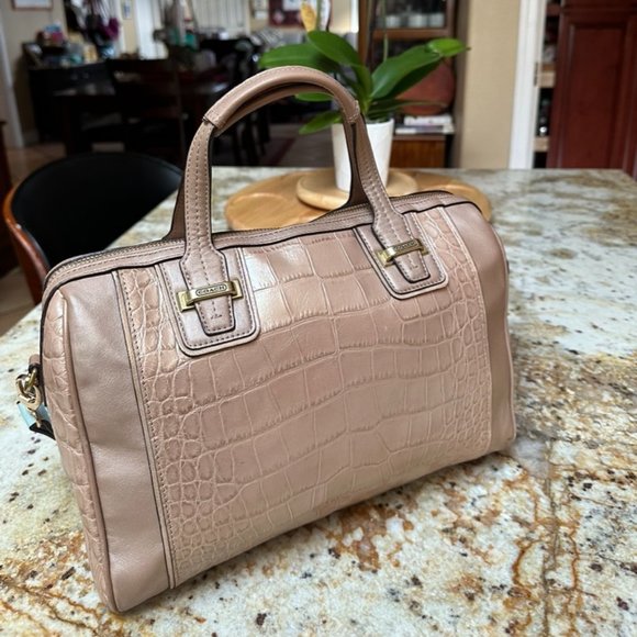 Coach Handbags - Coach purse wtih detachable strap